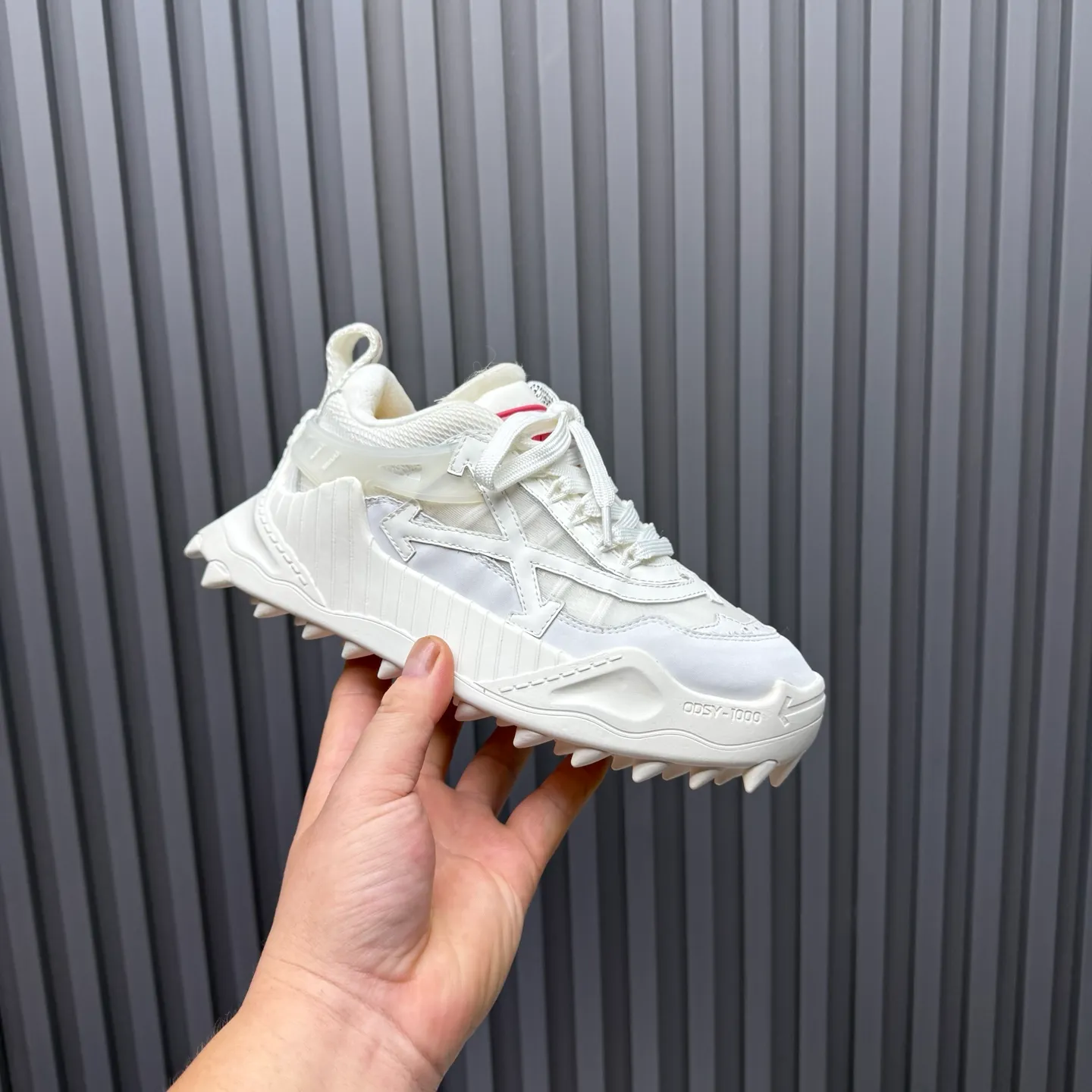 【OFF WHITE】P: 680💰Couple model, Size: Female 35-40; Male 39-44 (customized at 45.46) 2025SS trendy brand OFF WHITE classic popular model, combined outsole, official website original 1:1 developed top-level copy, ️Selected imported high-mercerized matte cowhide splicing breathable mesh ✔️Breathable lining, breathable and comfortable, simple and personalized design, official website rubber outsole.
